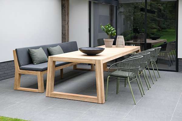 Tafels en stoelen